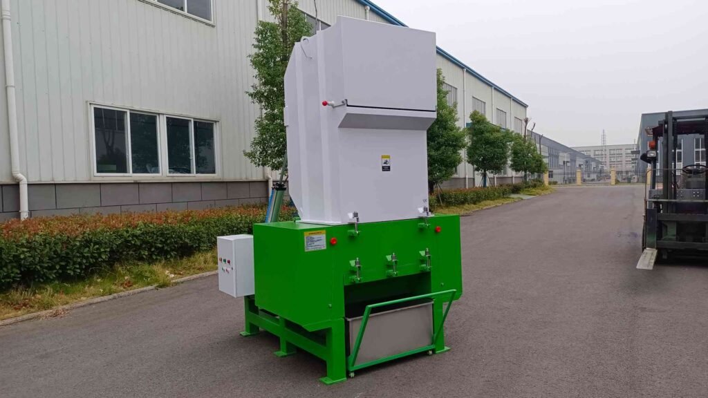 Plastic crusher